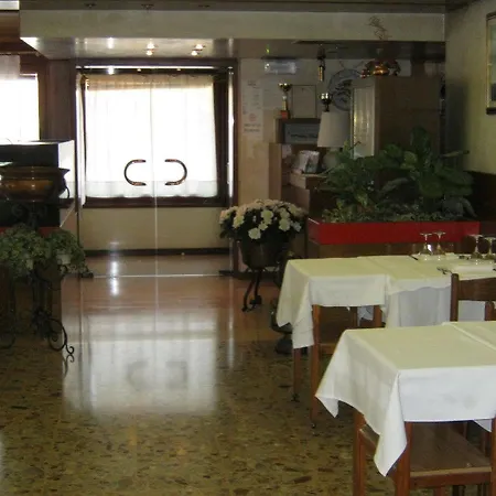 Hotel Corone 3*