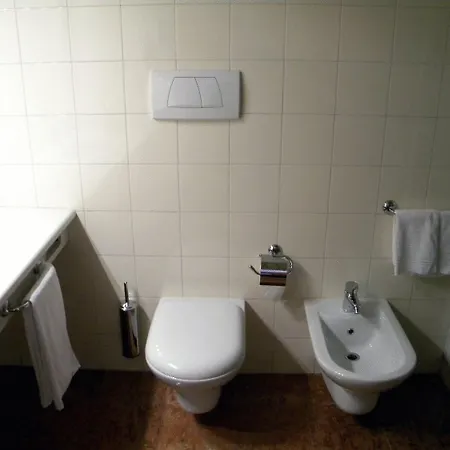 Corone Caerano Di San Marco