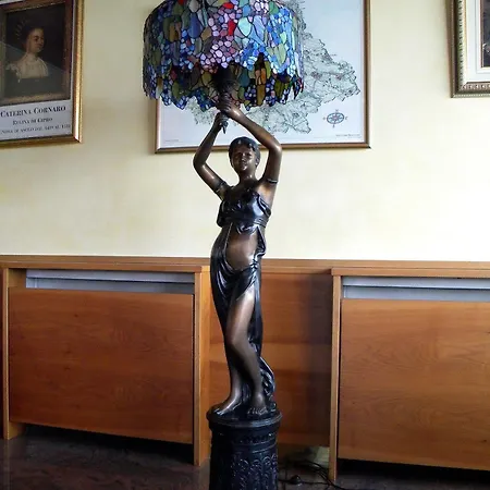 Corone Szálloda Caerano di San Marco